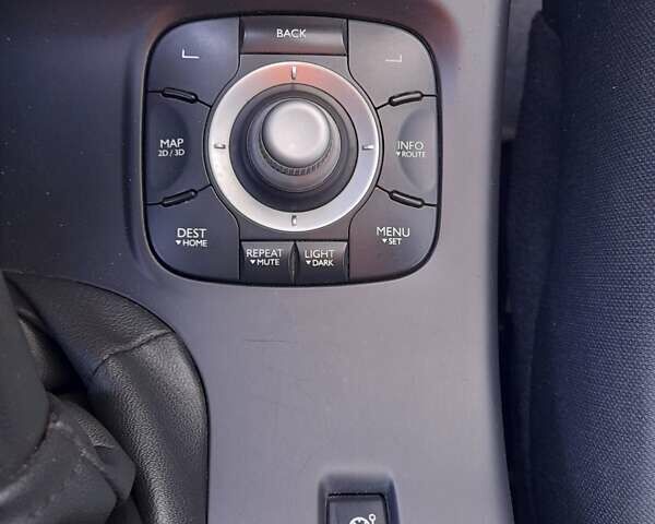 Белый Рено Меган, объемом двигателя 1.5 л и пробегом 231 тыс. км за 9450 $, фото 13 на Automoto.ua