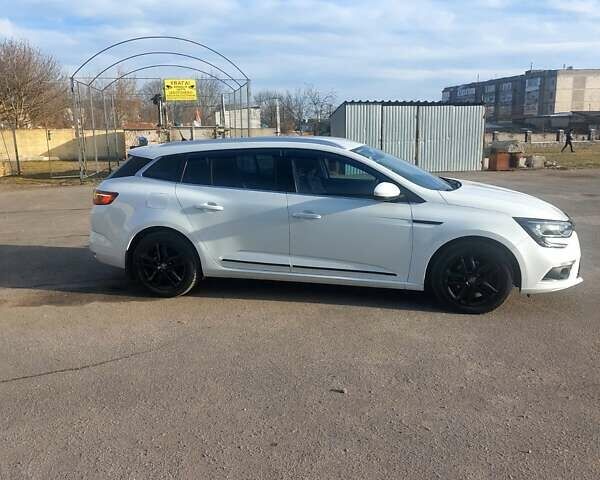 Белый Рено Меган, объемом двигателя 1.46 л и пробегом 207 тыс. км за 12500 $, фото 3 на Automoto.ua