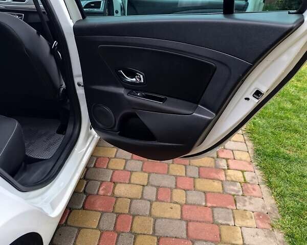 Белый Рено Меган, объемом двигателя 1.46 л и пробегом 202 тыс. км за 9500 $, фото 5 на Automoto.ua