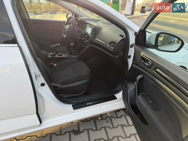 Белый Рено Меган, объемом двигателя 1.46 л и пробегом 227 тыс. км за 10900 $, фото 23 на Automoto.ua