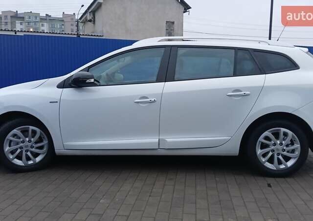 Белый Рено Меган, объемом двигателя 1.5 л и пробегом 149 тыс. км за 9600 $, фото 1 на Automoto.ua