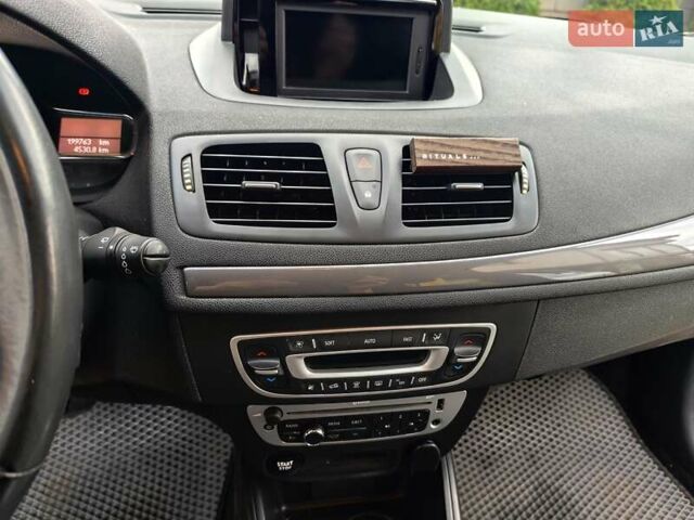 Белый Рено Меган, объемом двигателя 1.46 л и пробегом 202 тыс. км за 9500 $, фото 16 на Automoto.ua