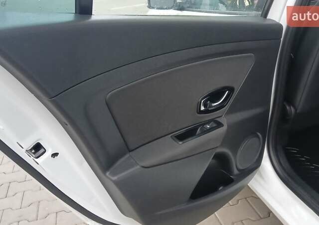 Белый Рено Меган, объемом двигателя 1.5 л и пробегом 149 тыс. км за 9600 $, фото 35 на Automoto.ua