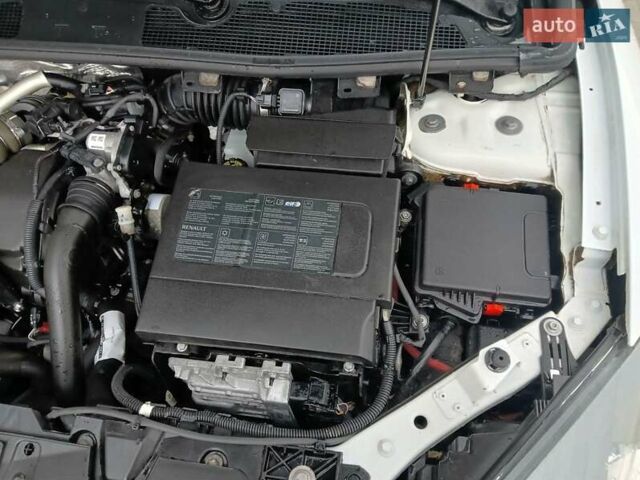 Белый Рено Меган, объемом двигателя 1.5 л и пробегом 149 тыс. км за 9600 $, фото 73 на Automoto.ua