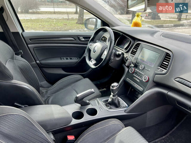 Белый Рено Меган, объемом двигателя 1.5 л и пробегом 275 тыс. км за 11200 $, фото 55 на Automoto.ua