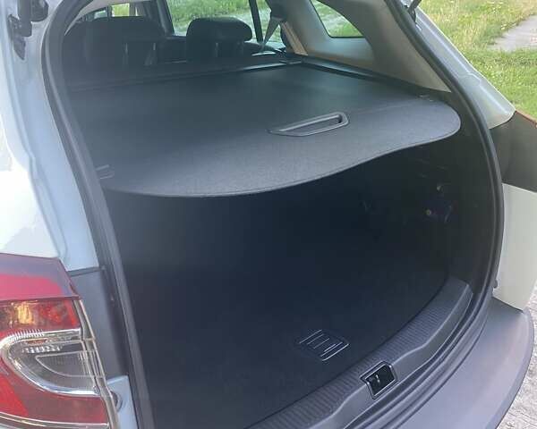 Белый Рено Меган, объемом двигателя 1.6 л и пробегом 263 тыс. км за 11200 $, фото 6 на Automoto.ua