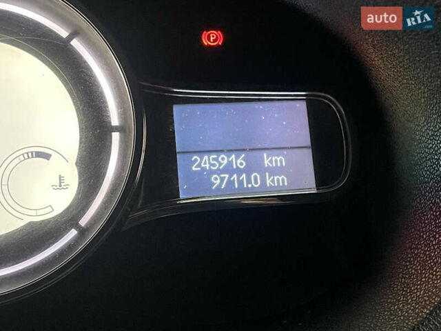 Белый Рено Меган, объемом двигателя 1.46 л и пробегом 246 тыс. км за 8900 $, фото 15 на Automoto.ua