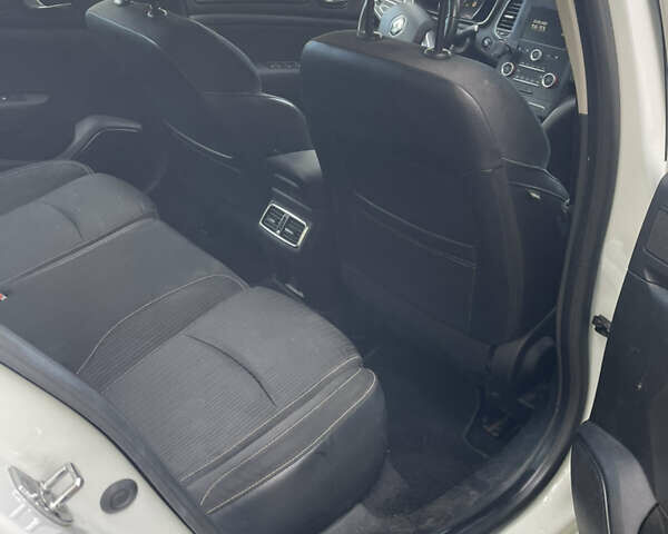 Белый Рено Меган, объемом двигателя 1.46 л и пробегом 260 тыс. км за 9800 $, фото 11 на Automoto.ua