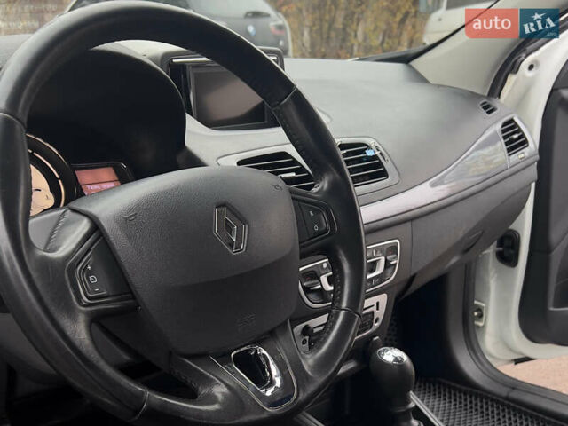 Білий Рено Меган, об'ємом двигуна 1.5 л та пробігом 294 тис. км за 9600 $, фото 9 на Automoto.ua