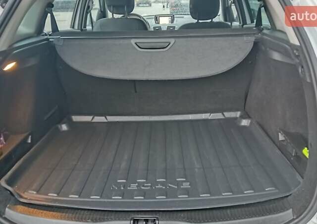 Белый Рено Меган, объемом двигателя 1.5 л и пробегом 149 тыс. км за 9600 $, фото 38 на Automoto.ua