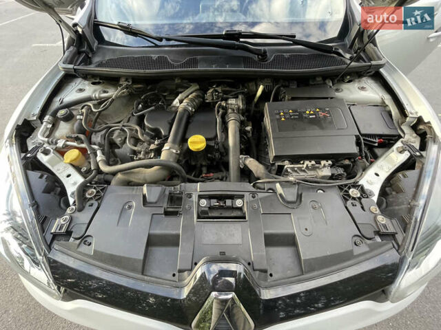 Білий Рено Меган, об'ємом двигуна 1.46 л та пробігом 246 тис. км за 8200 $, фото 17 на Automoto.ua