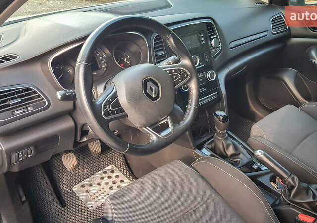 Білий Рено Меган, об'ємом двигуна 1.46 л та пробігом 184 тис. км за 11700 $, фото 13 на Automoto.ua