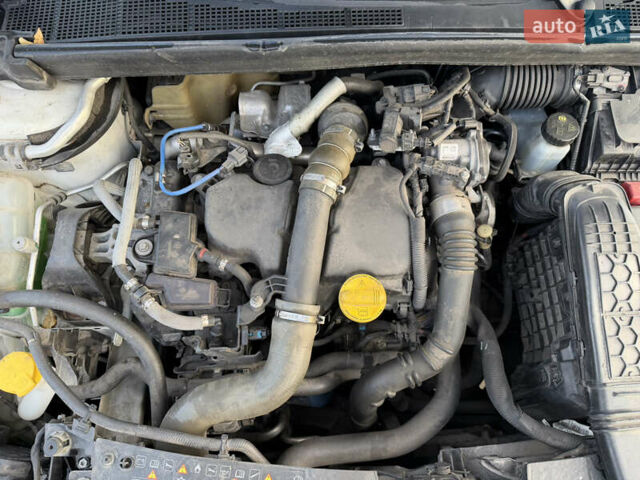 Белый Рено Меган, объемом двигателя 1.46 л и пробегом 227 тыс. км за 10900 $, фото 33 на Automoto.ua