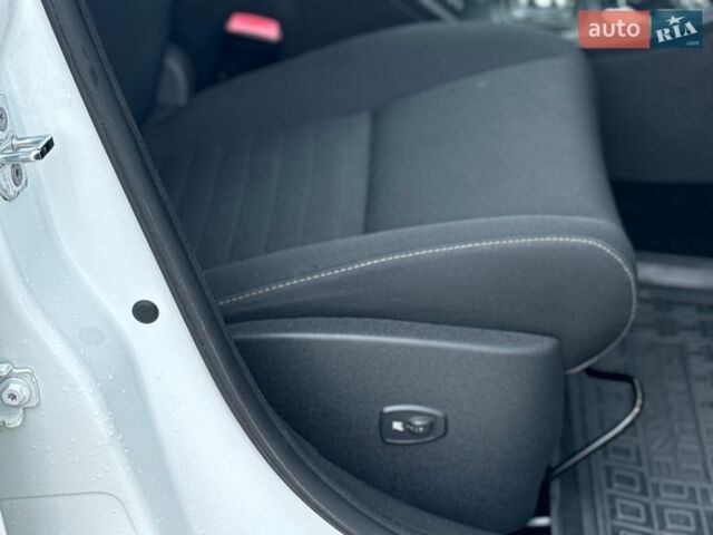 Білий Рено Меган, об'ємом двигуна 1.5 л та пробігом 239 тис. км за 8900 $, фото 35 на Automoto.ua