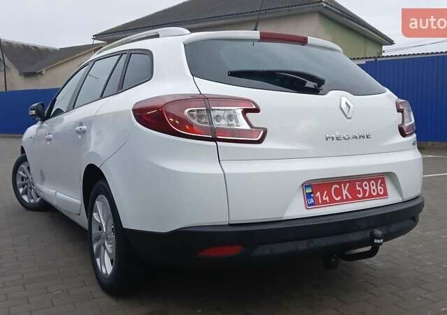 Белый Рено Меган, объемом двигателя 1.5 л и пробегом 149 тыс. км за 9600 $, фото 11 на Automoto.ua