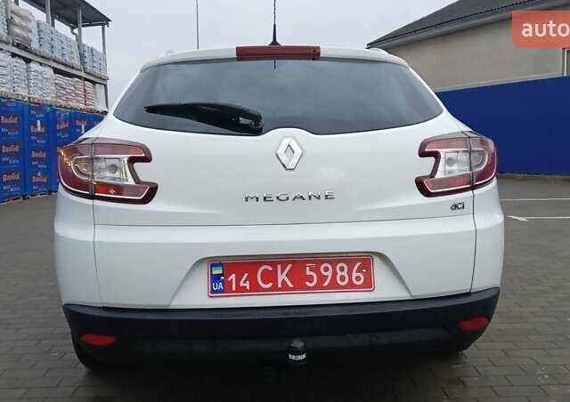 Белый Рено Меган, объемом двигателя 1.5 л и пробегом 149 тыс. км за 9600 $, фото 12 на Automoto.ua