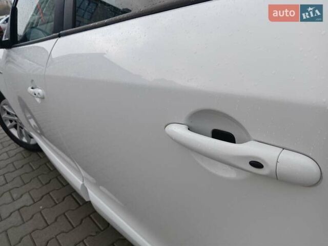 Белый Рено Меган, объемом двигателя 1.5 л и пробегом 149 тыс. км за 9600 $, фото 68 на Automoto.ua
