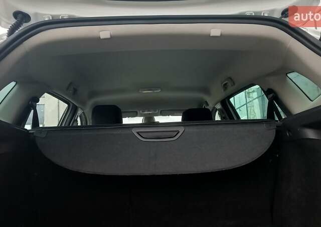 Белый Рено Меган, объемом двигателя 1.5 л и пробегом 149 тыс. км за 9600 $, фото 40 на Automoto.ua