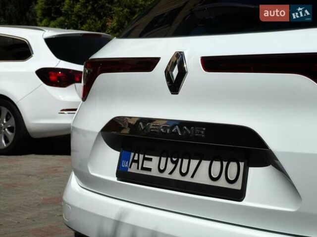 Білий Рено Меган, об'ємом двигуна 1.46 л та пробігом 293 тис. км за 12500 $, фото 14 на Automoto.ua