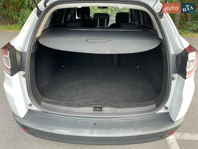 Белый Рено Меган, объемом двигателя 1.46 л и пробегом 246 тыс. км за 8900 $, фото 21 на Automoto.ua