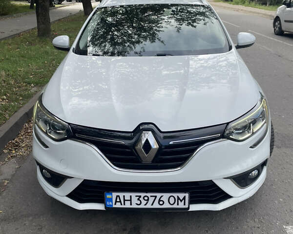 Белый Рено Меган, объемом двигателя 1.46 л и пробегом 260 тыс. км за 9800 $, фото 1 на Automoto.ua