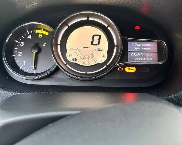 Білий Рено Меган, об'ємом двигуна 1.5 л та пробігом 205 тис. км за 8500 $, фото 8 на Automoto.ua