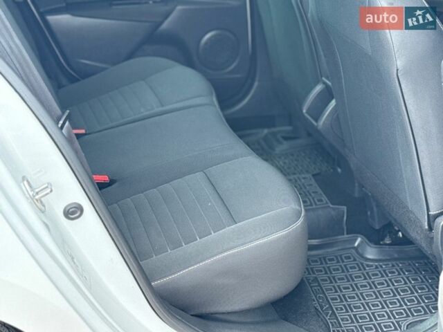 Білий Рено Меган, об'ємом двигуна 1.5 л та пробігом 239 тис. км за 8900 $, фото 19 на Automoto.ua