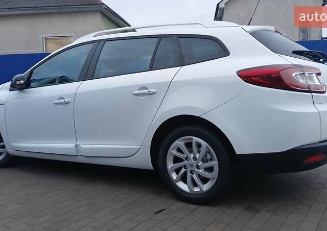 Белый Рено Меган, объемом двигателя 1.5 л и пробегом 149 тыс. км за 9600 $, фото 10 на Automoto.ua