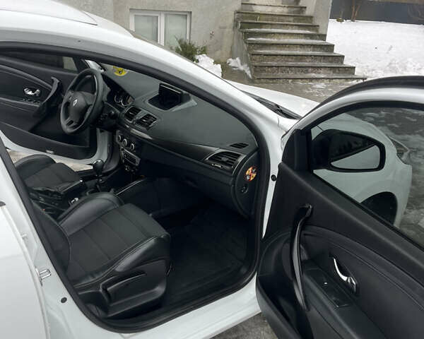 Белый Рено Меган, объемом двигателя 1.5 л и пробегом 208 тыс. км за 9500 $, фото 27 на Automoto.ua