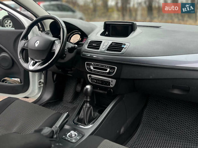Білий Рено Меган, об'ємом двигуна 1.5 л та пробігом 294 тис. км за 9600 $, фото 8 на Automoto.ua