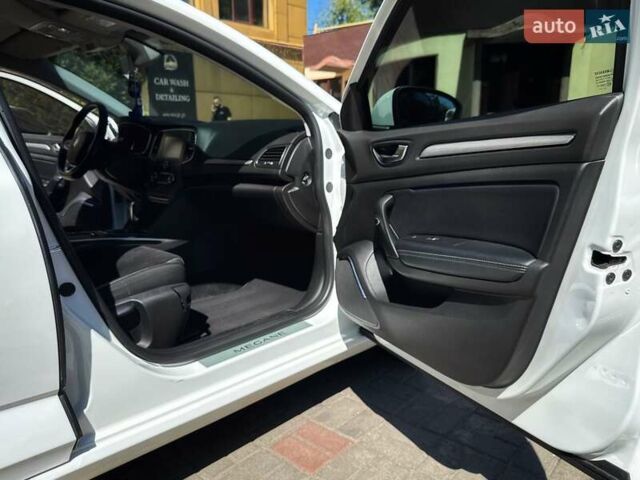 Білий Рено Меган, об'ємом двигуна 1.46 л та пробігом 293 тис. км за 12500 $, фото 16 на Automoto.ua