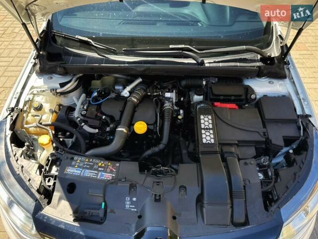 Білий Рено Меган, об'ємом двигуна 1.46 л та пробігом 293 тис. км за 12500 $, фото 18 на Automoto.ua