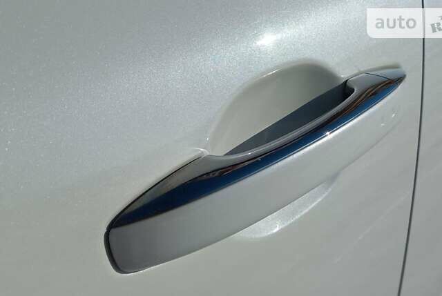 Білий Рено Меган, об'ємом двигуна 1.6 л та пробігом 217 тис. км за 14250 $, фото 15 на Automoto.ua