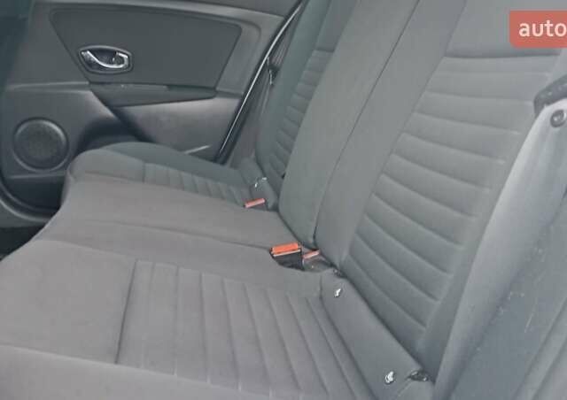 Белый Рено Меган, объемом двигателя 1.5 л и пробегом 149 тыс. км за 9600 $, фото 37 на Automoto.ua