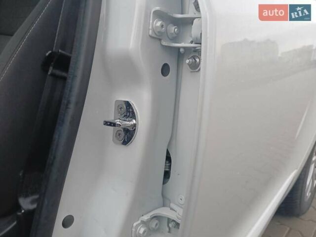 Белый Рено Меган, объемом двигателя 1.5 л и пробегом 149 тыс. км за 9600 $, фото 66 на Automoto.ua