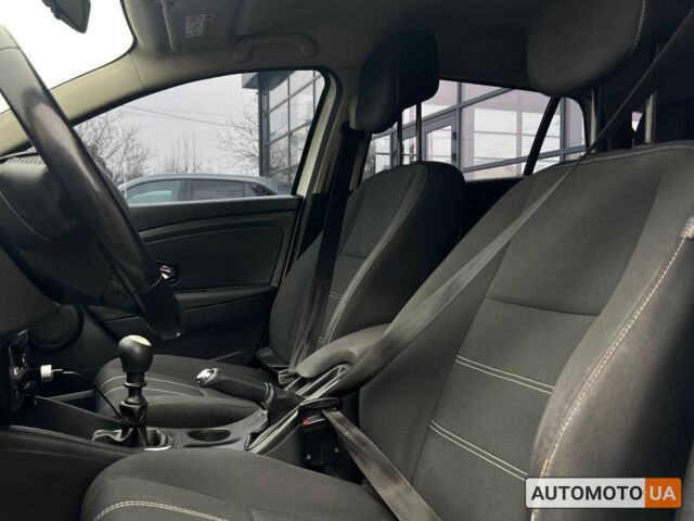 Білий Рено Меган, об'ємом двигуна 1.5 л та пробігом 235 тис. км за 8990 $, фото 10 на Automoto.ua