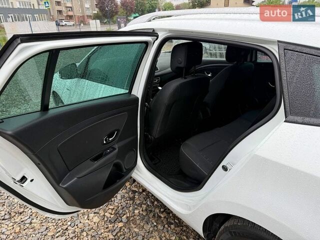 Белый Рено Меган, объемом двигателя 1.46 л и пробегом 230 тыс. км за 8800 $, фото 18 на Automoto.ua