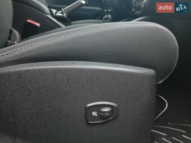 Белый Рено Меган, объемом двигателя 1.5 л и пробегом 149 тыс. км за 9600 $, фото 48 на Automoto.ua