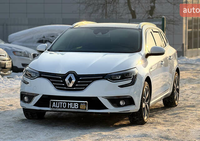 Белый Рено Меган, объемом двигателя 1.46 л и пробегом 226 тыс. км за 13300 $, фото 4 на Automoto.ua