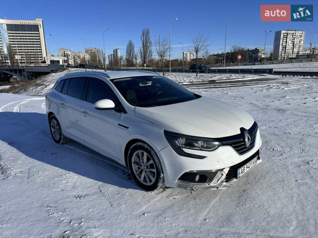 Белый Рено Меган, объемом двигателя 1.46 л и пробегом 141 тыс. км за 11200 $, фото 2 на Automoto.ua