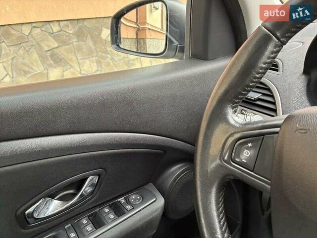 Белый Рено Меган, объемом двигателя 1.5 л и пробегом 279 тыс. км за 9950 $, фото 19 на Automoto.ua
