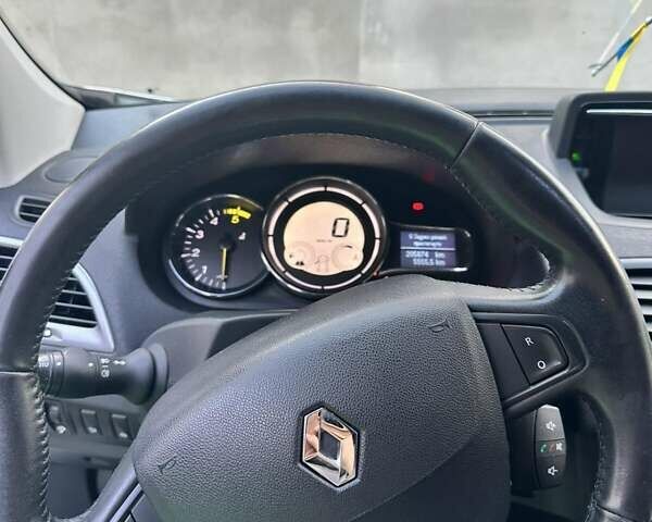 Білий Рено Меган, об'ємом двигуна 1.5 л та пробігом 205 тис. км за 8500 $, фото 4 на Automoto.ua