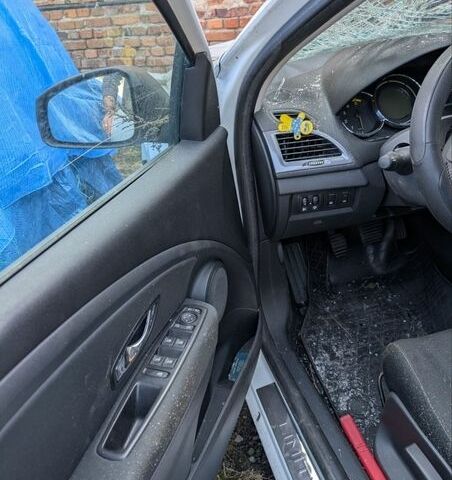 Белый Рено Меган, объемом двигателя 1.46 л и пробегом 170 тыс. км за 3000 $, фото 6 на Automoto.ua