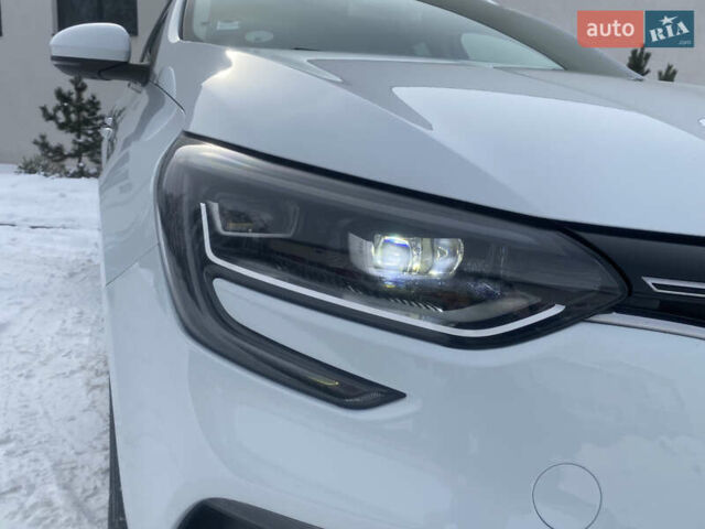 Белый Рено Меган, объемом двигателя 1.6 л и пробегом 209 тыс. км за 14700 $, фото 20 на Automoto.ua