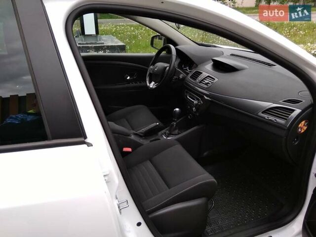 Рено Меган 2016 в Сумах на Automoto.ua Белый Рено Меган, объемом двигателя 1.5 л и пробегом 255 тыс. км за 9600 $, фото 4 на Automoto.ua