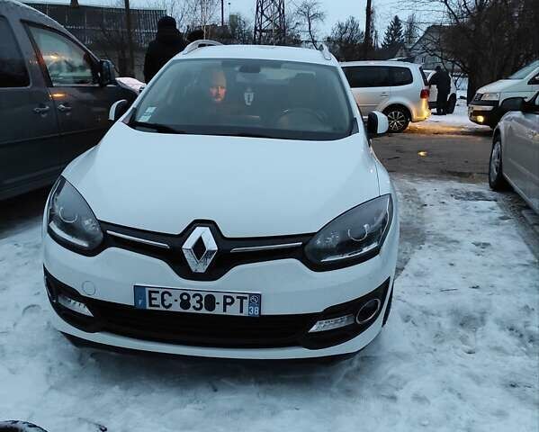 Белый Рено Меган, объемом двигателя 1.5 л и пробегом 300 тыс. км за 9000 $, фото 1 на Automoto.ua