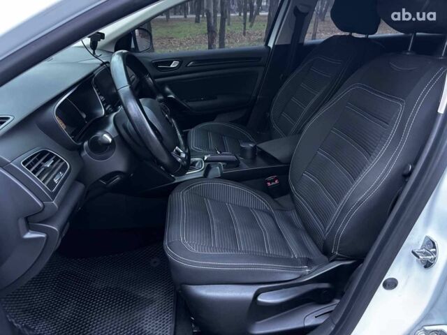 Белый Рено Меган, объемом двигателя 1.5 л и пробегом 233 тыс. км за 10990 $, фото 13 на Automoto.ua