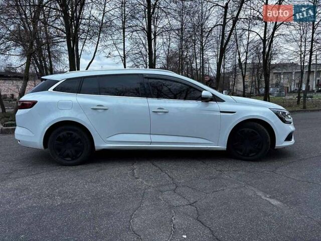 Белый Рено Меган, объемом двигателя 1.5 л и пробегом 233 тыс. км за 10990 $, фото 5 на Automoto.ua