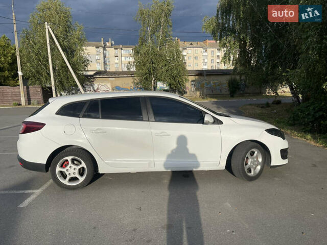 Белый Рено Меган, объемом двигателя 1.46 л и пробегом 246 тыс. км за 8900 $, фото 1 на Automoto.ua