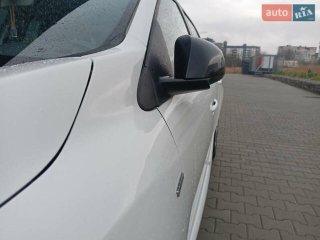 Белый Рено Меган, объемом двигателя 1.5 л и пробегом 149 тыс. км за 9600 $, фото 71 на Automoto.ua
